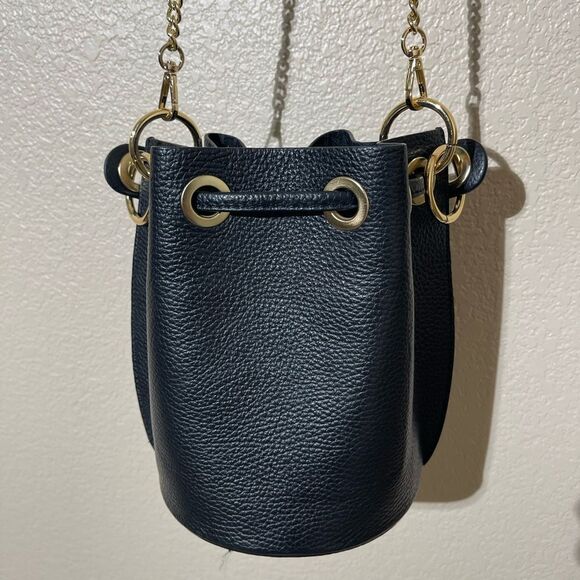 Divas Bag Elegant Black Leather Bucket Bag - Picture 3 of 5